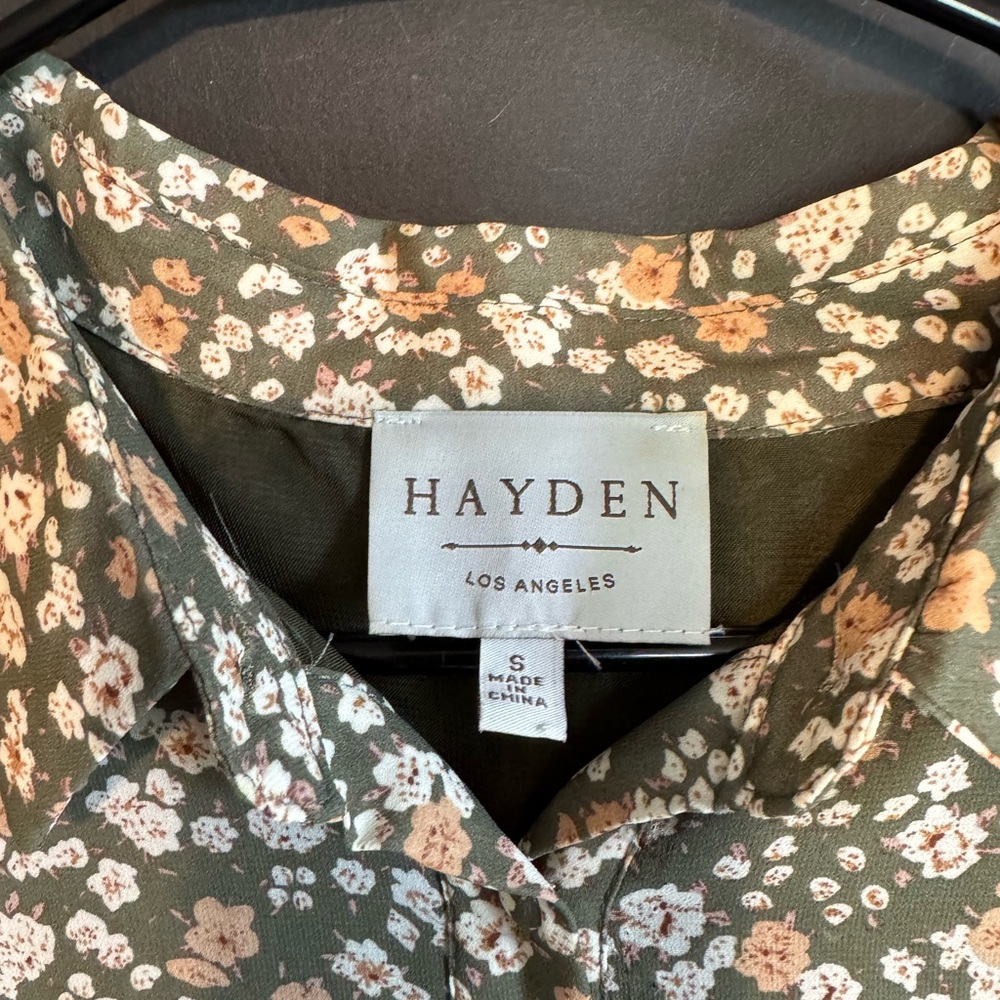 Hayden Green Floral Long Sleeve Collared Top White & Peach Size S - Picture 2 of 3